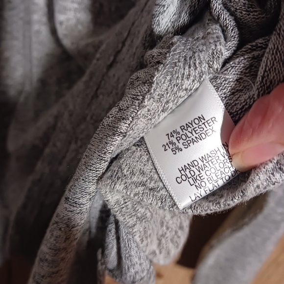 Gibson V-neck Heather Grey Luxe High Low Sweater Size Small - Picture 5 of 7